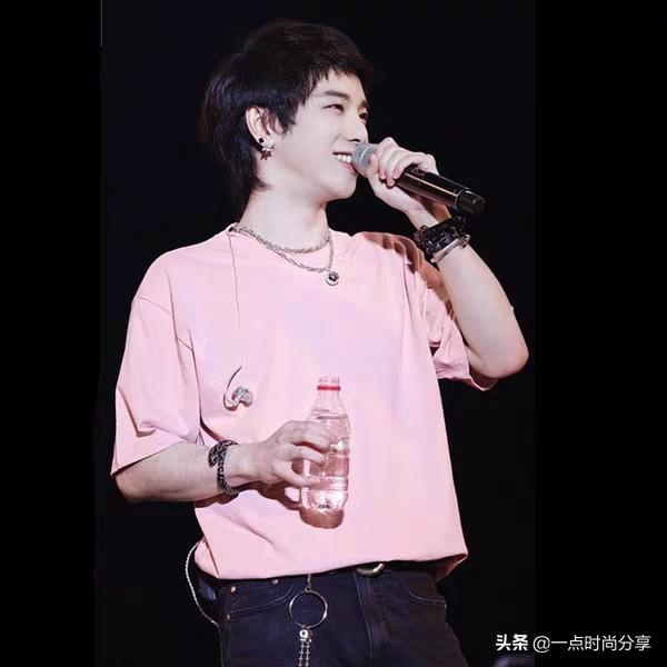 男神夏季会穿粉色短袖吗?