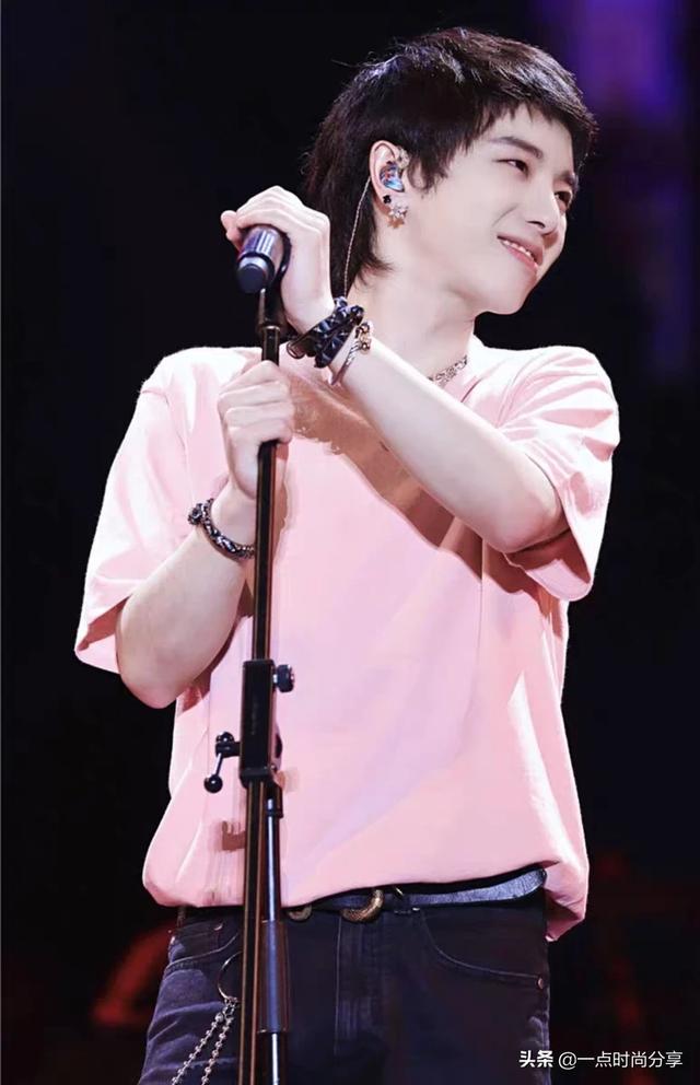 男神夏季会穿粉色短袖吗?