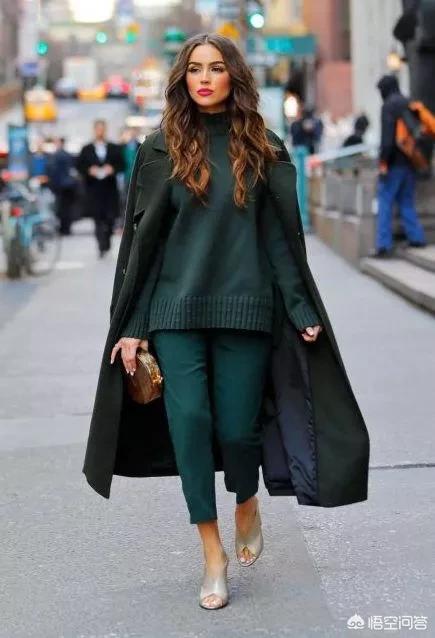 绿色大衣怎样穿搭才显高级