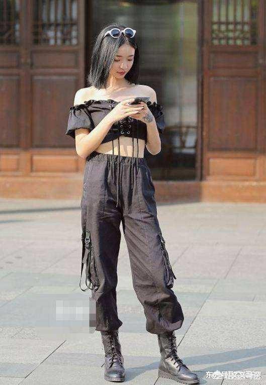 一字领的衣服怎么穿才不会显肩宽