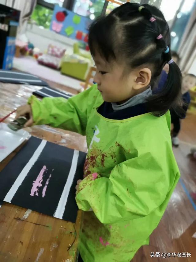 儿子在幼儿园把人家小孩的手咬破了点皮,应该谁的责任我该怎么办(嘴唇磕破怎样最快愈合)