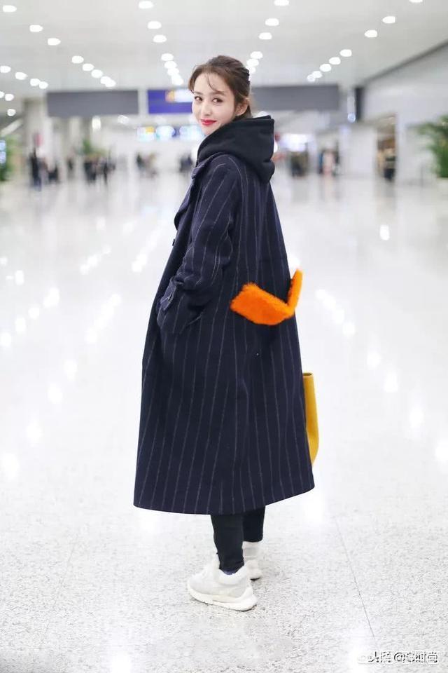 卫衣可以外穿,又可以内穿,如何搭配可以让它保暖又时尚