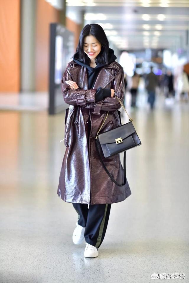 卫衣可以外穿,又可以内穿,如何搭配可以让它保暖又时尚