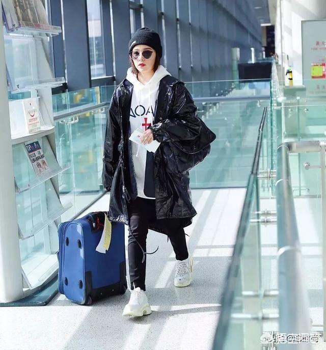 卫衣可以外穿,又可以内穿,如何搭配可以让它保暖又时尚