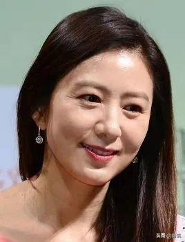 关晓彤和张嘉倪侧颜对决，被摁在地上摩擦啊…(欧阳娜娜侧颜)