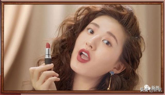 关晓彤和张嘉倪侧颜对决，被摁在地上摩擦啊…(欧阳娜娜侧颜)