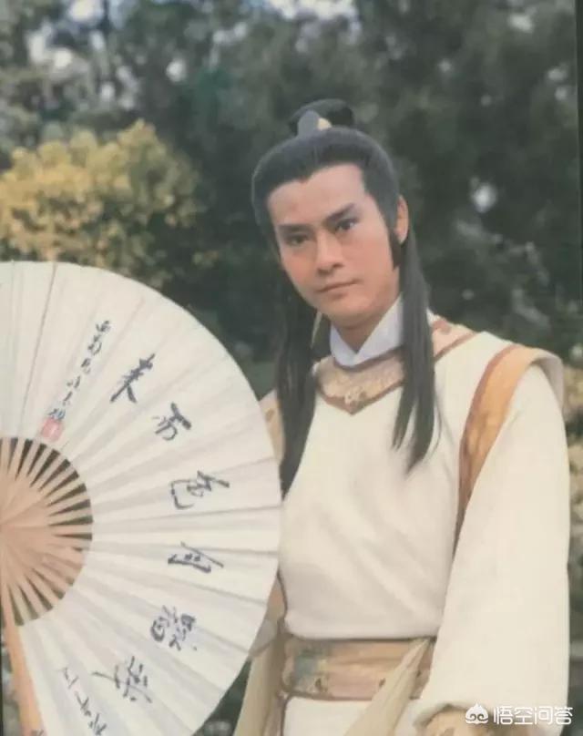 1976年,郑少秋在电视剧《书剑恩仇录》中所饰演"陈家洛"乾隆"