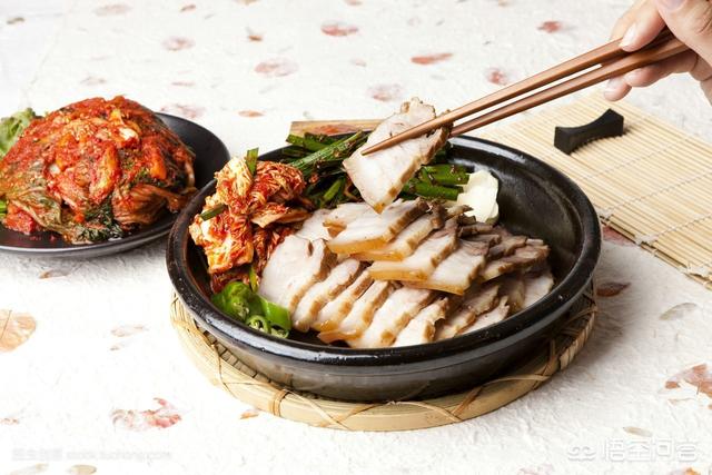 每天快步走减肥养生,每天早上坚持跑15分钟和快走15分钟，能瘦下来吗