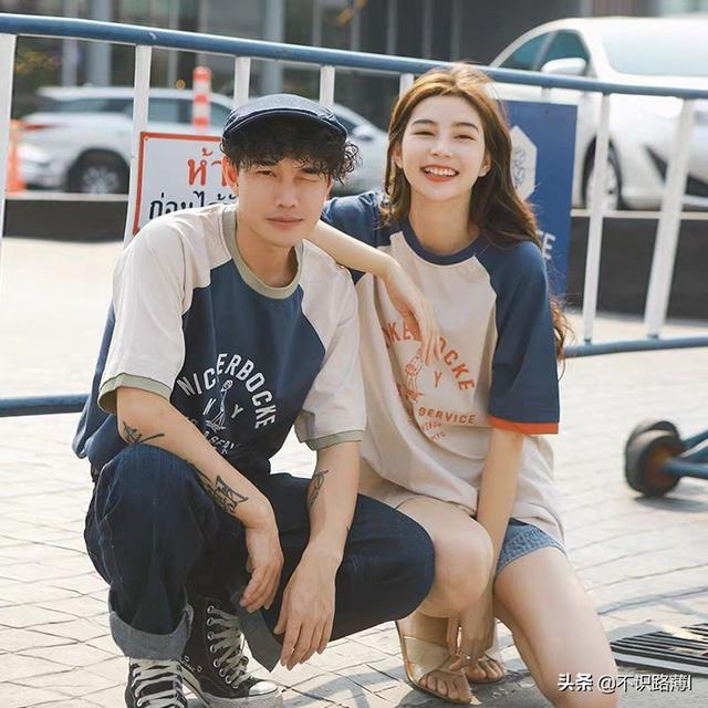 有哪些大学生可以穿的情侣装店铺求推荐