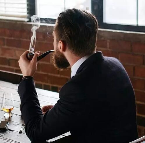 纠缠挽回男友一年:在一起一年,提了分手又让我等他,值得吗