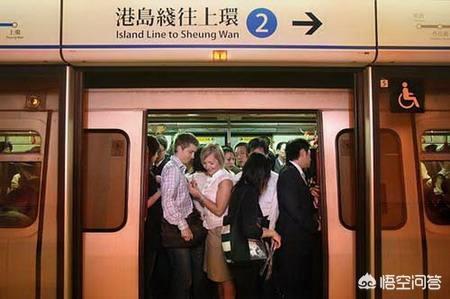 为什么香港的女生都爱穿黑色衣服