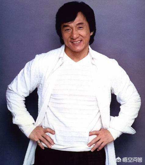 为什么香港的女生都爱穿黑色衣服