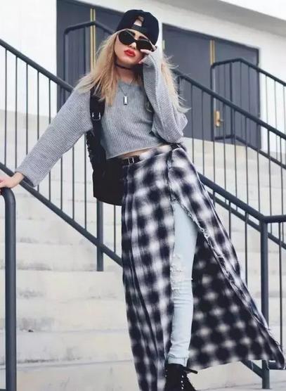 当裙子遇上裤子,这样的搭配出彩在哪里