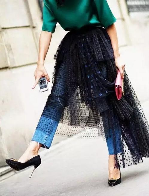 当裙子遇上裤子,这样的搭配出彩在哪里