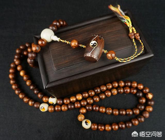 茅台酒瓶里的珠子能打眼做手链吗(茅台酒里的珠子是水晶的吗)