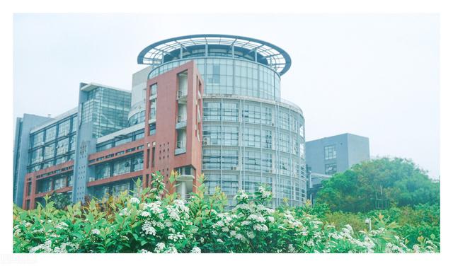 请问一下户口是孝感的,小孩能在武汉上小学吗