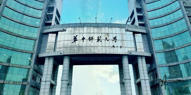 请问一下户口是孝感的,小孩能在武汉上小学吗