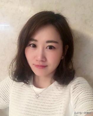 一位女性友人有男朋友了,我再约她去看电影这合适吗(本人男)