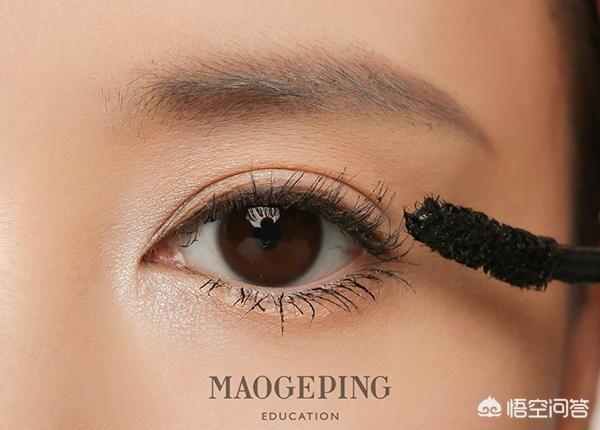 春天来了，职场女生如何穿更显气质