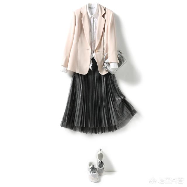 春天来了，职场女生如何穿更显气质