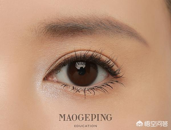 春天来了，职场女生如何穿更显气质