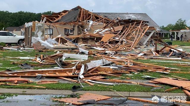 内蒙古出现罕见龙卷风狂暴风柱连接天地破坏力有多大