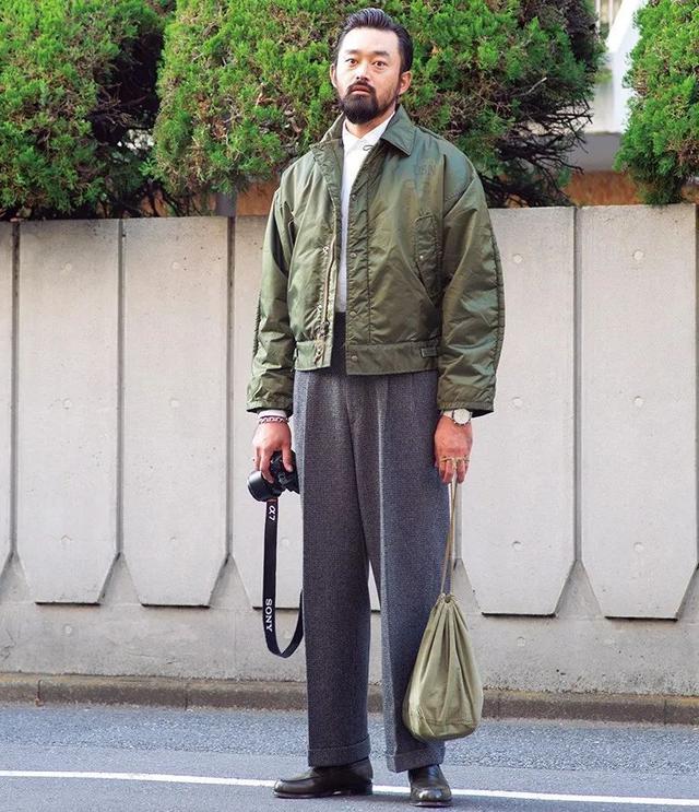 日本4,50岁男人真会穿,小个子 o型腿,却赢得不费劲的雅痞