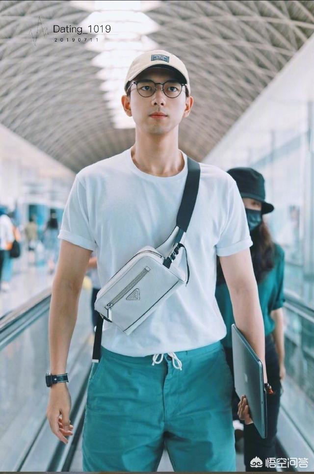 最近很喜欢李现的穿搭,休闲帅气,有哪些日常可以给男生借鉴的吗_女性